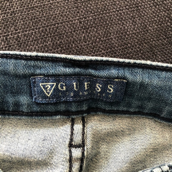Women’s Guess denim jeans - Picture 3 of 5